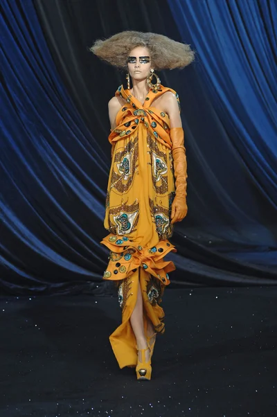 Look 35